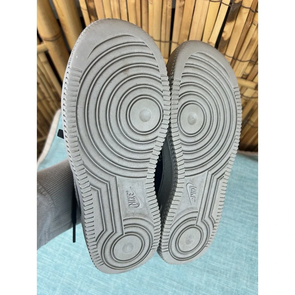 NIKE AIR FORCE 1 LV8 2 